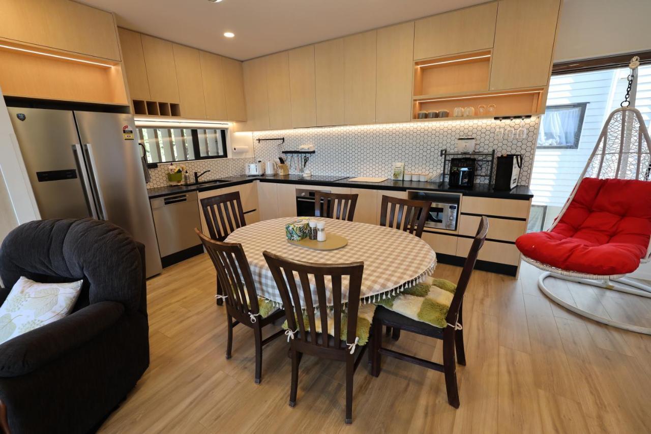 Appartamento Luxury Brand New Designer Living Auckland Esterno foto