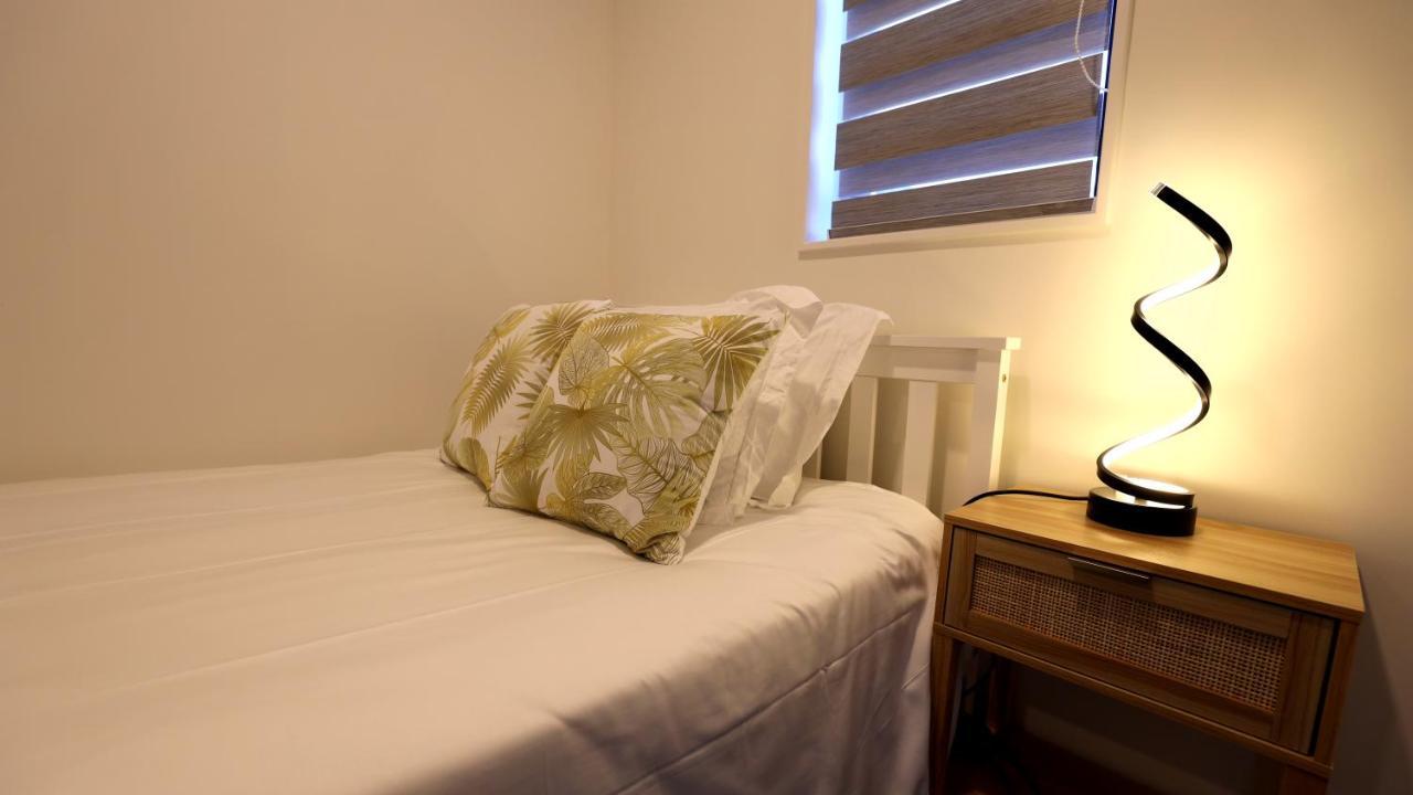 Appartamento Luxury Brand New Designer Living Auckland Esterno foto